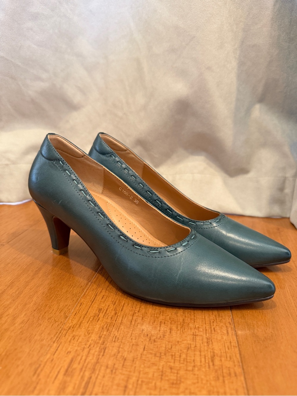 MONA FLYING Classic Teal Pointed-Toe Mid Heel Leather Pumps Women EU 38 (US 7.5)